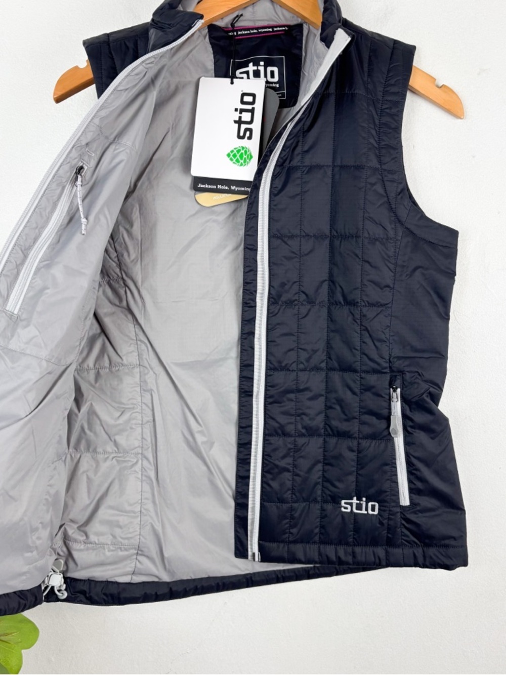NWT Stio Women's Azura Insulated Vest in Boundary Black Sz XS - Picture 11 of 13